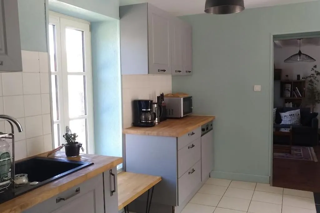 Holiday home Charmante Maison A La Campagne Thuret